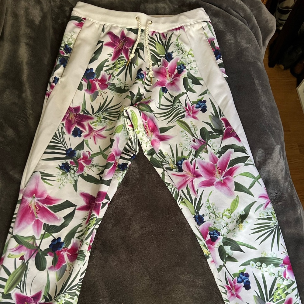 Joyrich womens joggers. Size small
